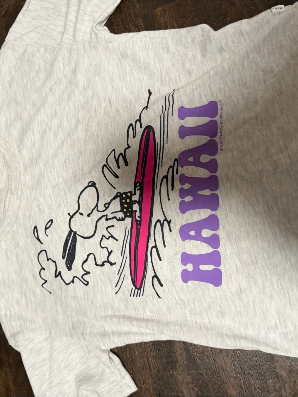 GAP White Heather Tee with Snoopy Hawaii Surf Graphic